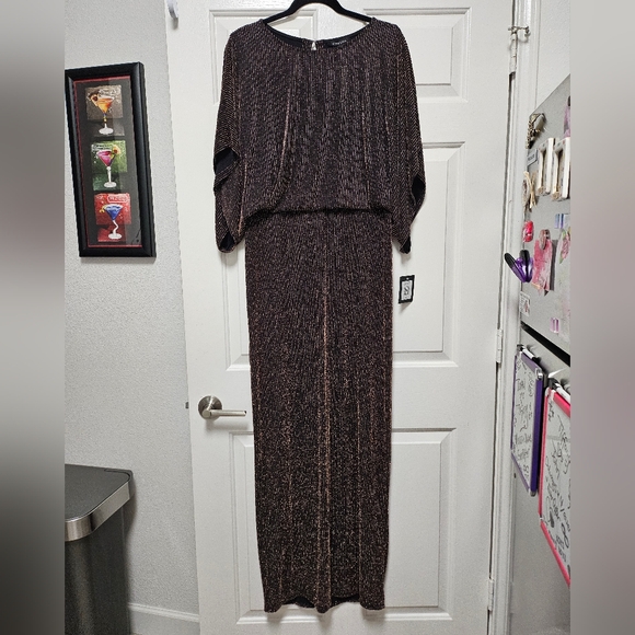 ✨️NWT~Beautiful Marina Dresses Black/Gold Metallic Maxi Dress Size 10 - Picture 2 of 16